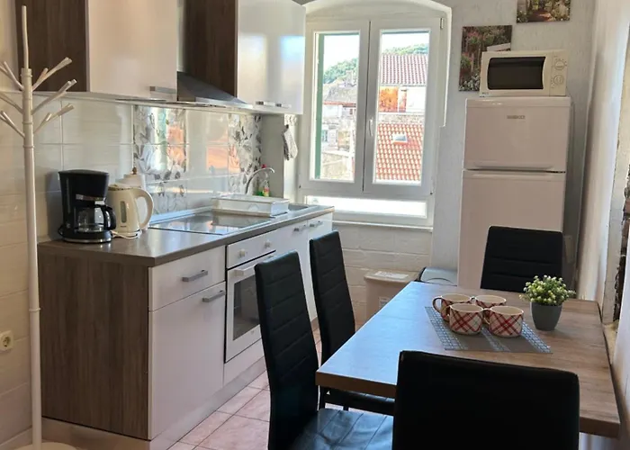 Nilaj Apartment